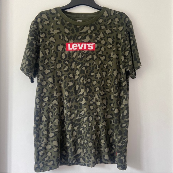 Men’s Levis T Shirt Size Medium Short Sleeve Camo - Picture 3 of 5